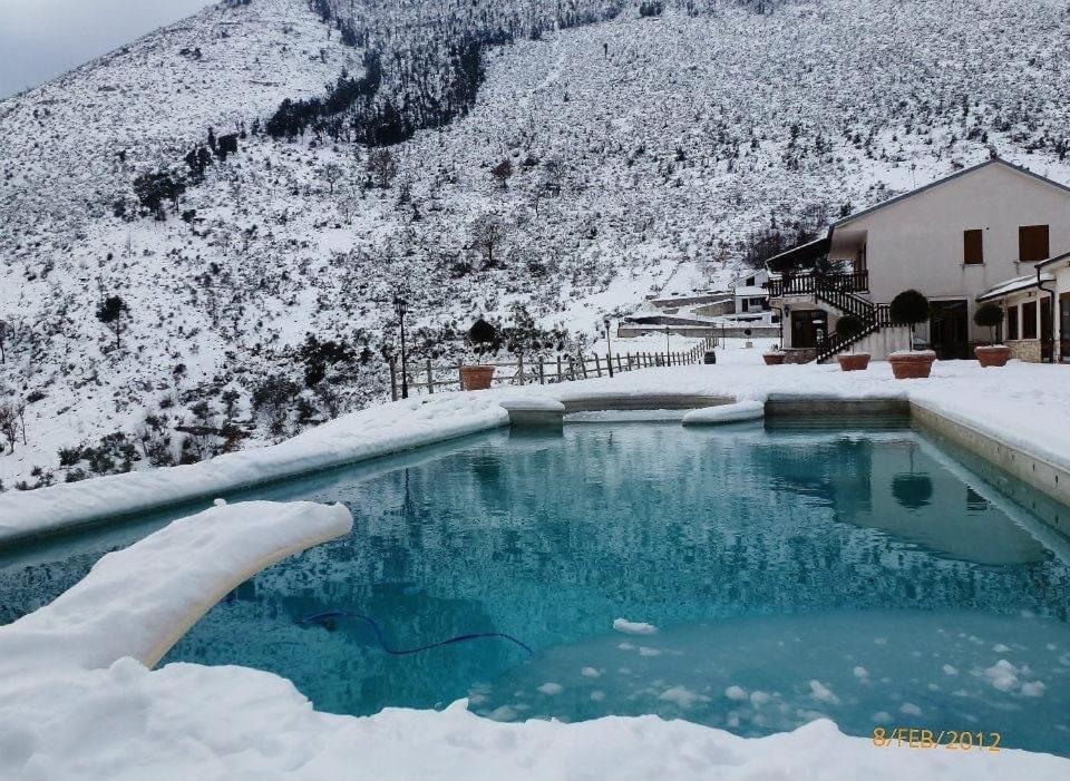 Vila Agriturismo Collecammino Lenola Exteriér fotografie
