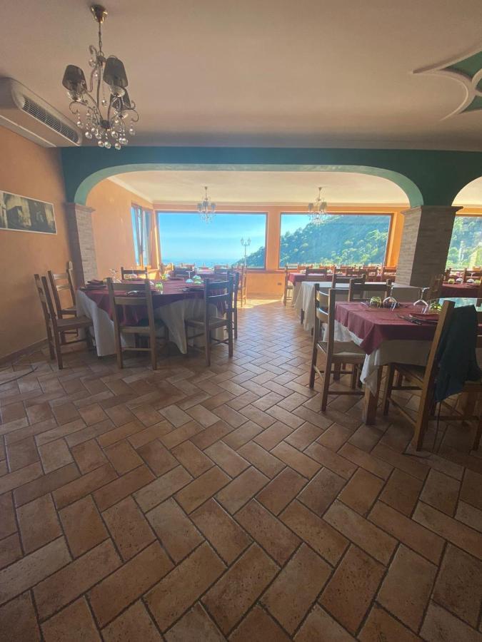 Vila Agriturismo Collecammino Lenola Exteriér fotografie