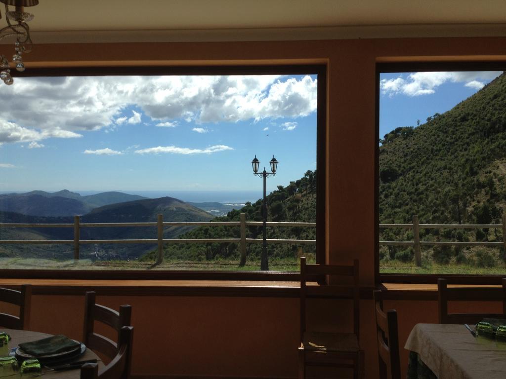 Vila Agriturismo Collecammino Lenola Exteriér fotografie