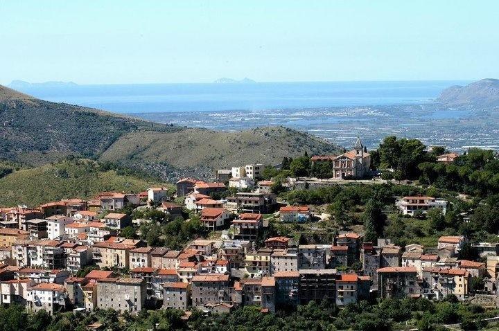 Vila Agriturismo Collecammino Lenola Exteriér fotografie